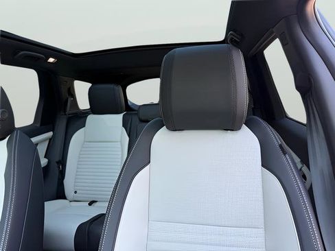 New 2026 Land Rover Discovery Sport Landmark AWD/4WD image 16