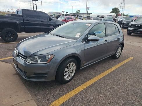 Used 2017 Volkswagen Golf S FWD image 7