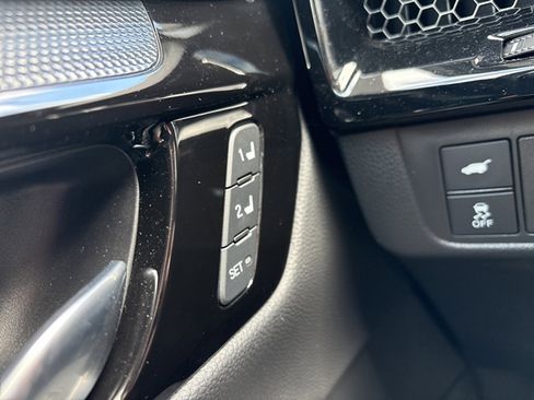Used 2025 Honda CR-V EX-L image 18