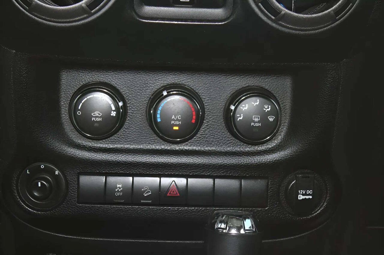 Used 2017 Jeep Wrangler Unlimited Sport w/ Quick Order Package 24S AWD/4WD image 26
