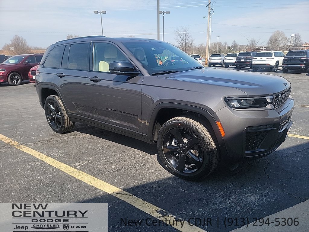 New 2026 Jeep Grand Cherokee Limited w/ Limited Altitude Package AWD/4WD image 7