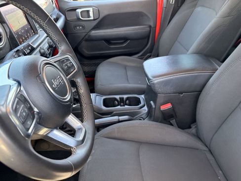 Used 2023 Jeep Wrangler Unlimited Sahara AWD/4WD image 16