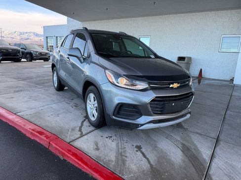 Used 2019 Chevrolet Trax LT w/ LT Convenience Package image 1