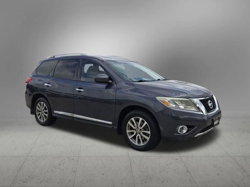 Used 2014 Nissan Pathfinder SL w/ Cargo Package FWD image 8