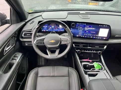Used 2024 Chevrolet Traverse RS AWD/4WD image 28