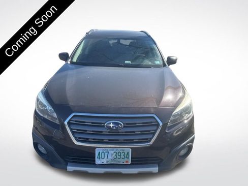 Used 2017 Subaru Outback 3.6R Touring image 2