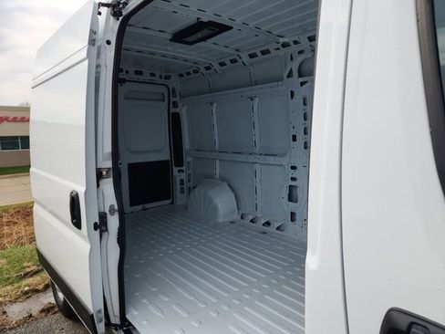 New 2026 RAM ProMaster 2500 w/ Convenience Group image 13