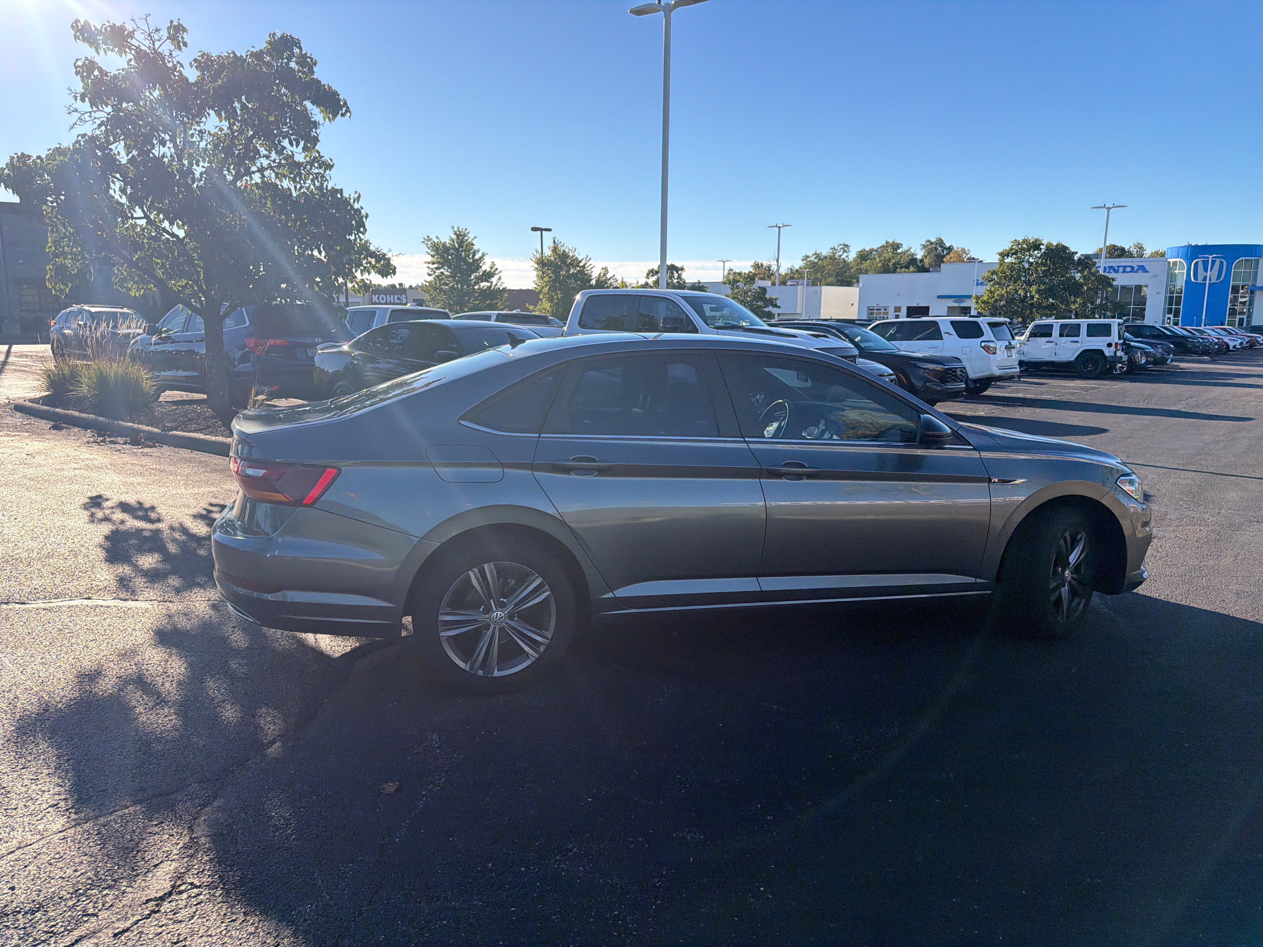 Used 2019 Volkswagen Jetta R-Line FWD image 9