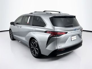 Certified 2025 Toyota Sienna Platinum video 2