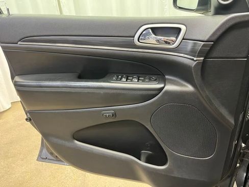 Used 2019 Jeep Grand Cherokee Limited image 13