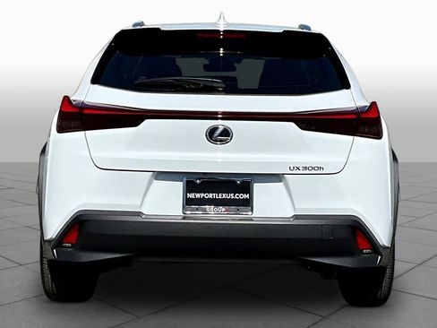 New 2026 Lexus UX 300h FWD image 4