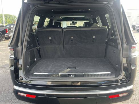 Used 2022 Jeep Grand Wagoneer Series I AWD/4WD image 5