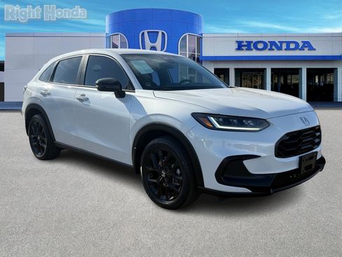 Used 2023 Honda HR-V Sport image 9