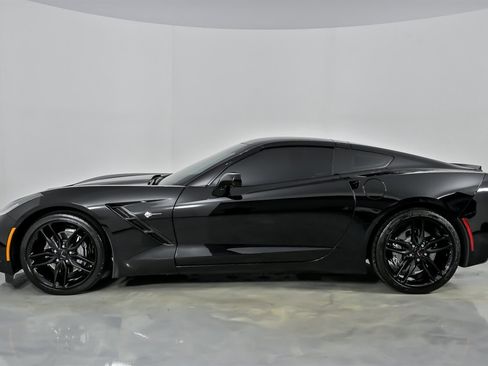 Used 2019 Chevrolet Corvette Stingray Coupe w/ 1LT RWD image 8