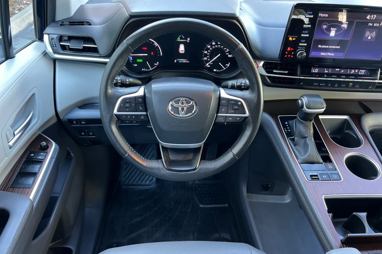 Used 2023 Toyota Sienna XLE AWD/4WD image 15