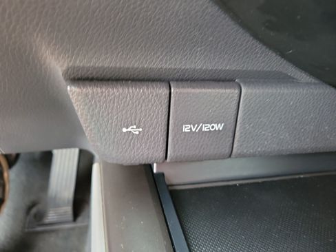 Used 2023 Toyota Camry SE FWD image 18