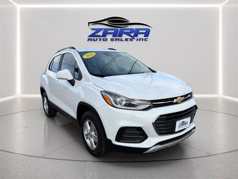 Used 2022 Chevrolet Trax LT w/ LT Convenience Package AWD/4WD image 9