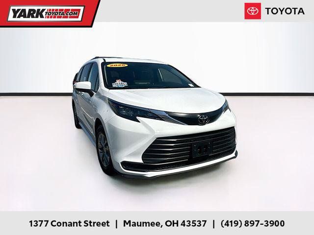 Certified 2026 Toyota Sienna LE FWD image 1