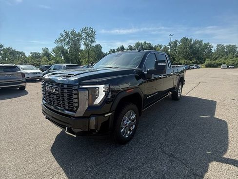 Used 2024 GMC Sierra 3500 Denali Ultimate AWD/4WD image 1