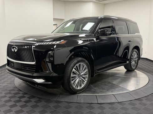 Certified 2026 INFINITI QX80 Luxe w/ Cargo Package RWD image 3