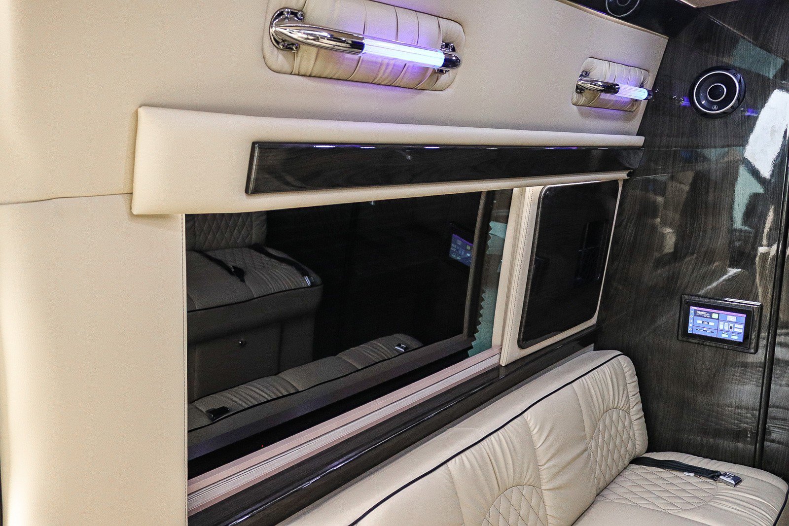 Used 2020 Mercedes-Benz Sprinter 3500 image 32