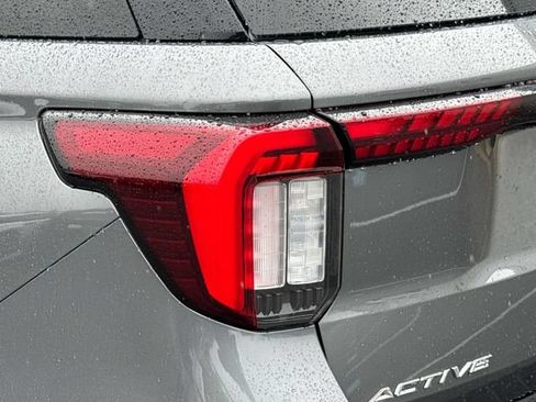 Used 2025 Ford Explorer ST AWD/4WD image 8
