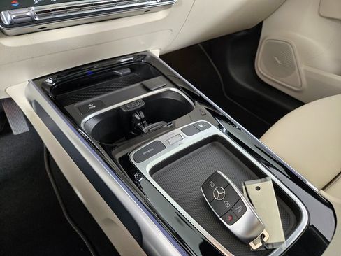 Certified 2025 Mercedes-Benz GLB 250 4MATIC image 21