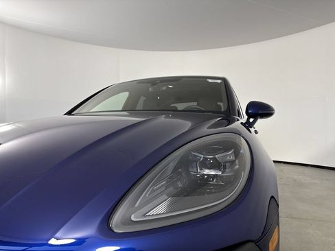 Certified 2025 Porsche Macan GTS AWD/4WD image 11