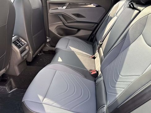 New 2026 Volkswagen Tiguan SE R-Line AWD/4WD image 10