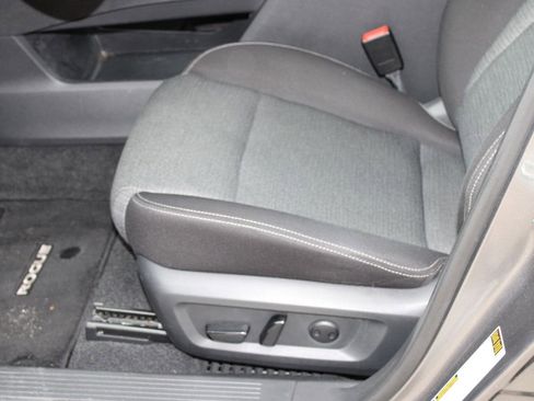 Used 2022 Nissan Rogue SV image 14