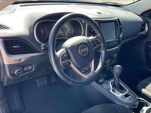 Used 2016 Jeep Cherokee Latitude image 17