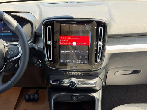 New 2026 Volvo XC40 B5 Plus w/ Climate Package AWD/4WD image 7