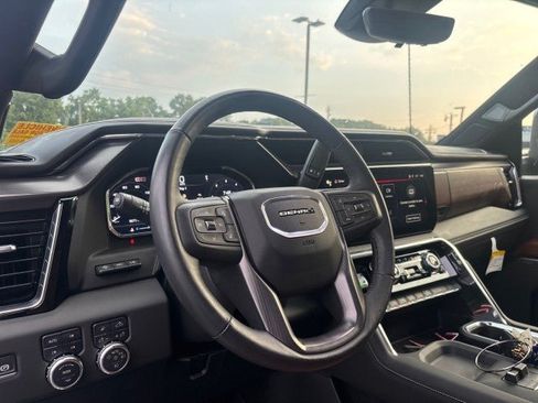 Used 2025 GMC Sierra 2500 Denali Ultimate AWD/4WD image 10