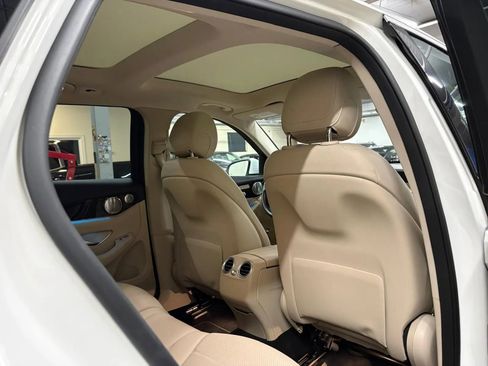 Used 2017 Mercedes-Benz GLC 300 4MATIC image 23