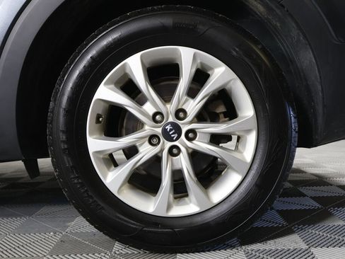 Used 2021 Kia Telluride LX image 8