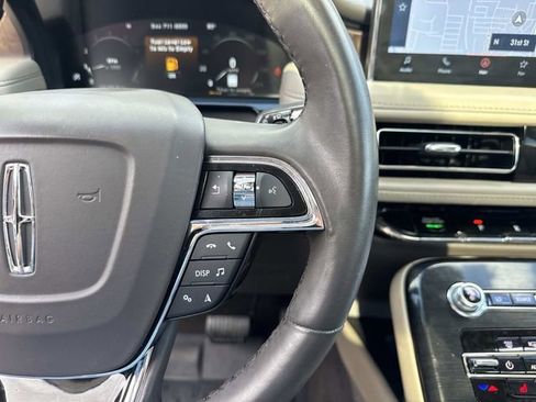 Certified 2023 Lincoln Nautilus Reserve image 25