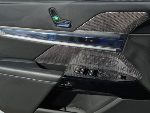 Certified 2024 BMW 760i xDrive image 27