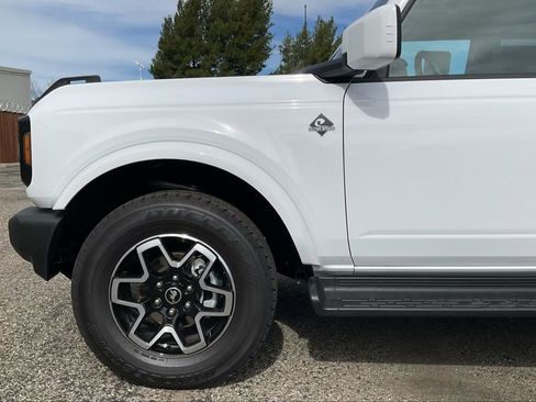 New 2025 Ford Bronco Outer Banks image 12