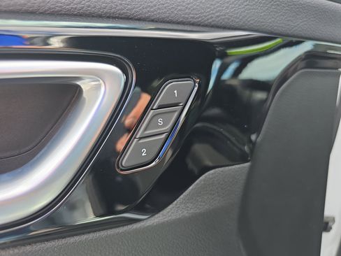 New 2025 Jeep Compass Trailhawk w/ Trailhawk Elite Group image 18