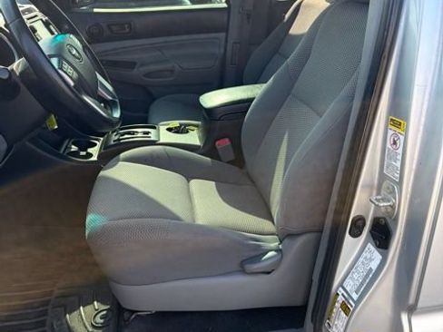 Used 2013 Toyota Tacoma 4x4 Access Cab V6 w/ Convenience Pkg image 5