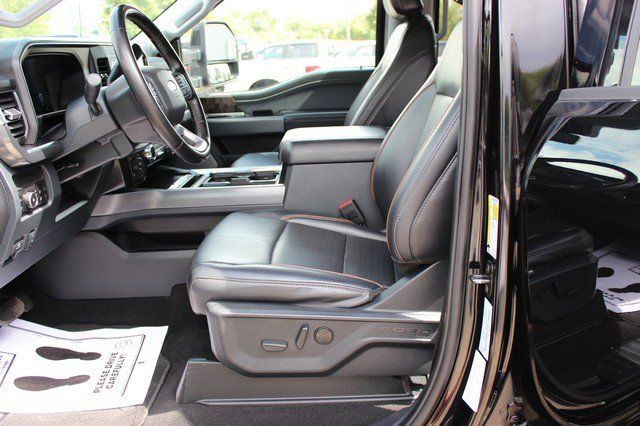 Used 2025 Ford F350 Lariat w/ Black Appearance Package AWD/4WD image 9