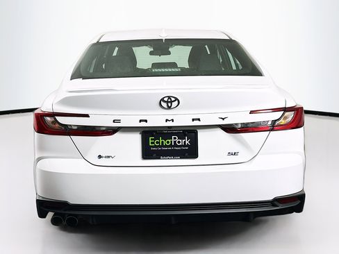 Used 2025 Toyota Camry SE FWD image 7