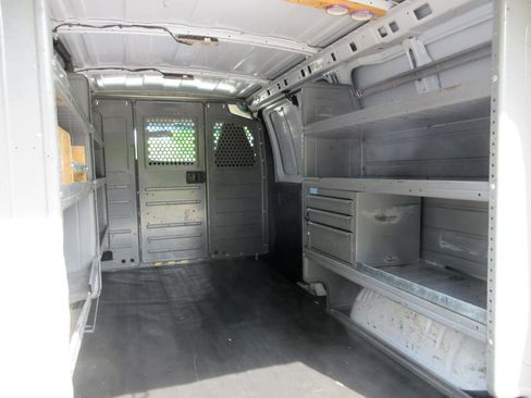 Used 2019 Chevrolet Express 2500 w/ Driver Convenience Package RWD image 13