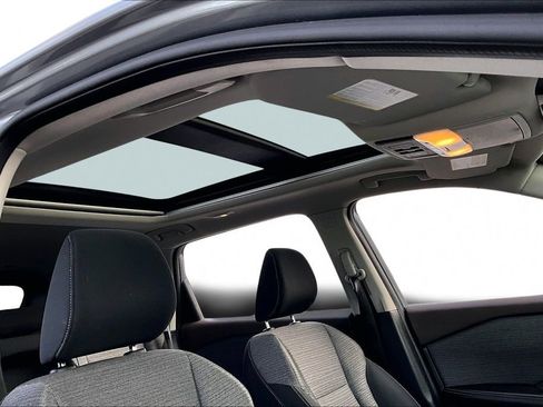 Used 2021 Nissan Rogue SV image 26