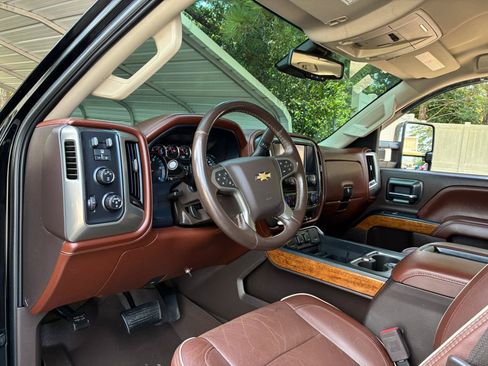 Used 2015 Chevrolet Silverado 3500 High Country w/ Duramax Plus Package AWD/4WD image 12