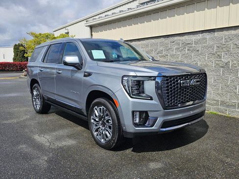 Used 2023 GMC Yukon Denali Ultimate AWD/4WD image 10