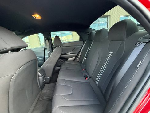 Used 2025 Hyundai Elantra Sport FWD image 17