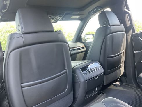 Used 2023 Cadillac Escalade Premium Luxury w/ Performance Package AWD/4WD image 21