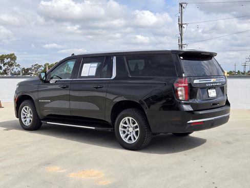 Used 2023 Chevrolet Suburban LT AWD/4WD image 6