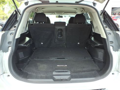 Used 2015 Nissan Rogue SV AWD/4WD image 25